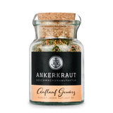 Auflauf Gewürz von Ankerkraut im Korkenglas auf weißem Hintergrund.