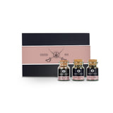 Pfeffer-Set von Ankerkraut mit drei Korkengläsern vor einer Geschenkbox mit gekreuzten Säbeln auf der Banderole.