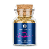 Spicy Lemon By Tim Raue von Ankerkraut im Korkenglas auf weißem Hintergrund.