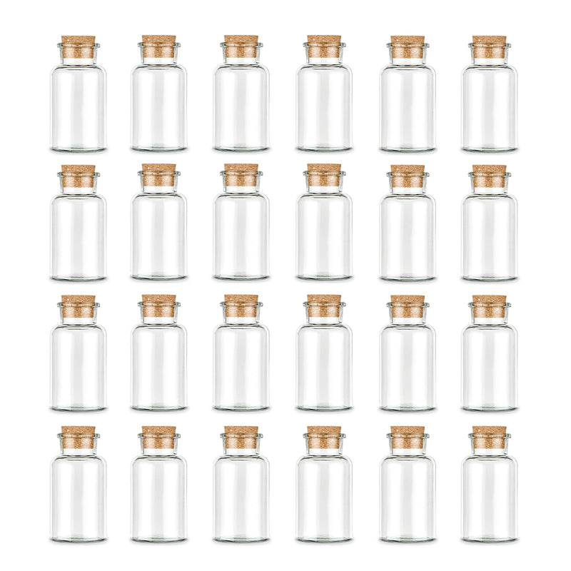 Vierundzwanzig leere, große Korkengläser von Ankerkraut auf weißem Hintergrund.