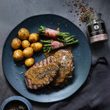 Steak in Pfeffersoße mit Kartofeln und Spargel