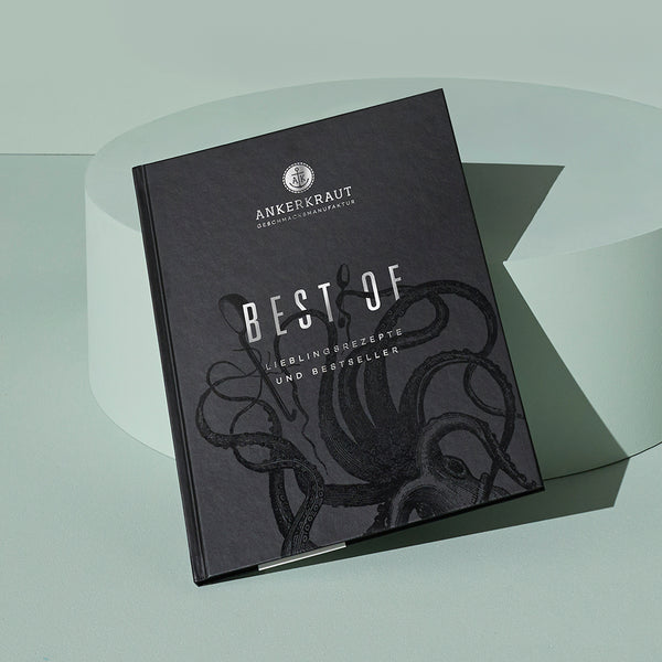 schwarzes Kochbuch angelehnt 
