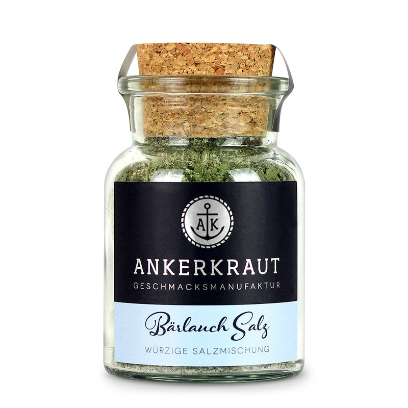 Bärlauch Salz von Ankerkraut im Korkenglas auf weißem Hintergrund.