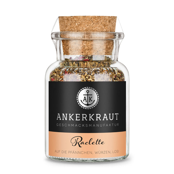 Raclette Gewürz von Ankerkraut im Korkenglas auf weißem Hintergrund.