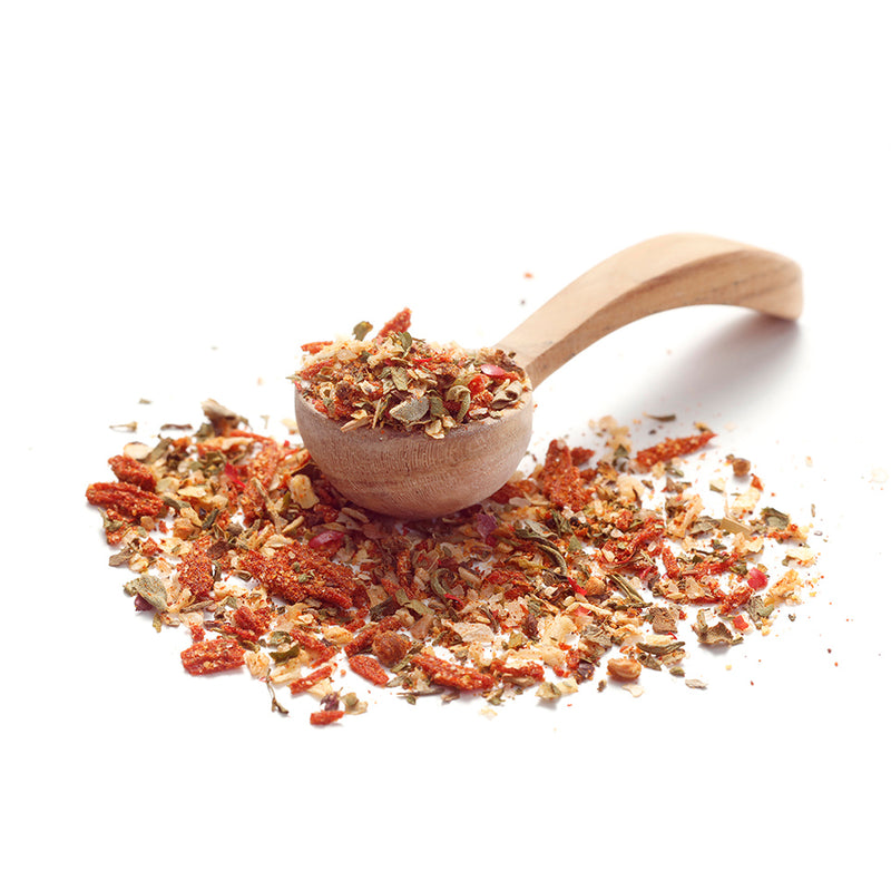 Biermarinade für Grillfleisch von Ankerkraut als Häufchen auf einem Gewürzlöffel.