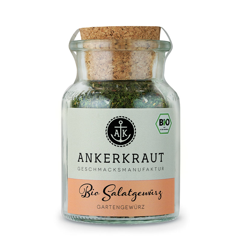 Bio Salat Gewürz von Ankerkraut im Korkenglas auf weißem Hintergrund.