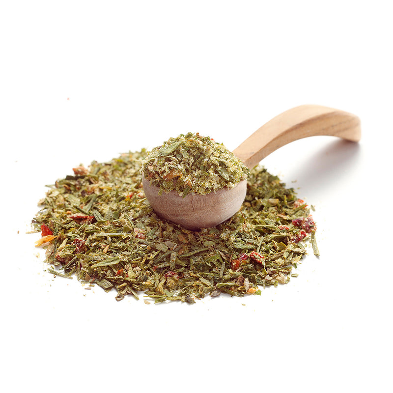 Cafe de Paris Gewürz von Ankerkraut als Häufchen auf einem Gewürzlöffel.