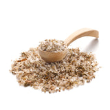 Ankerkraut Fleur de Sel Kräuter als Häufchen auf einem Gewürzlöffel.