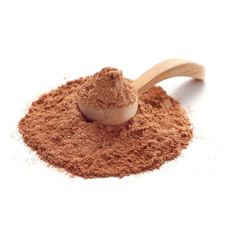 Gebrannte Mandeln Gewürz von Ankerkraut als Häufchen auf einem Gewürzlöffel.