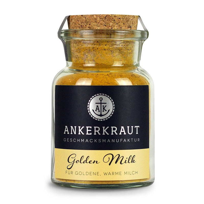 Golden Milk Gewürz von Ankerkraut im Korkenglas auf weißem Hintergrund.