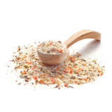 Lasagne Gewürz von Ankerkraut als Häufchen auf einem Gewürzlöffel.