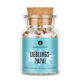 Lieblingspapa von Ankerkraut im Korkenglas auf weißem Hintergrund.