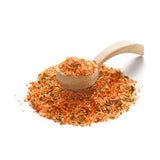 Pommes Salz von Ankerkraut als Häufchen auf einem Gewürzlöffel.