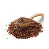 Hickory Rauchsalz von Ankerkraut als Häufchen auf einem Gewürzlöffel.