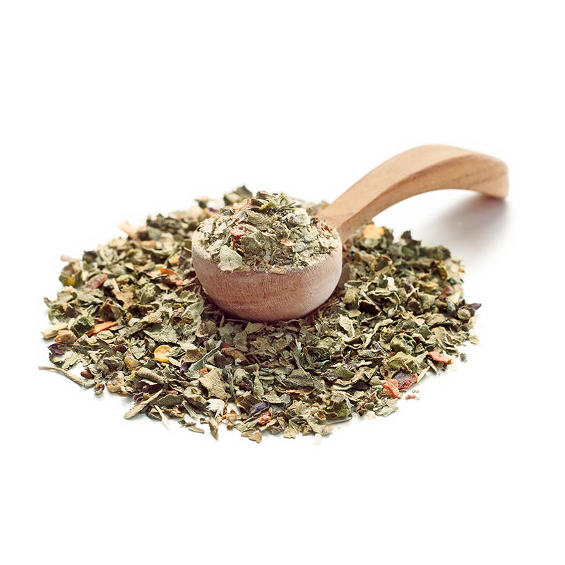 Fisch und Scampi Gewürz von Ankerkraut als Häufchen auf einem Gewürzlöffel.