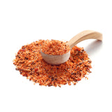 Steak Gewürz von Ankerkraut als Häufchen auf einem Gewürzlöffel.