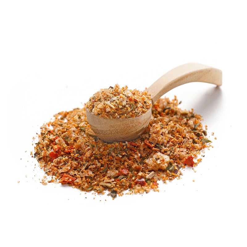 Steak Salz von Ankerkraut als Häufchen auf einem Gewürzlöffel.