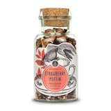 Ankerkraut Strawberry Muffin Tee im Korkenglas auf weißem Hintergrund.